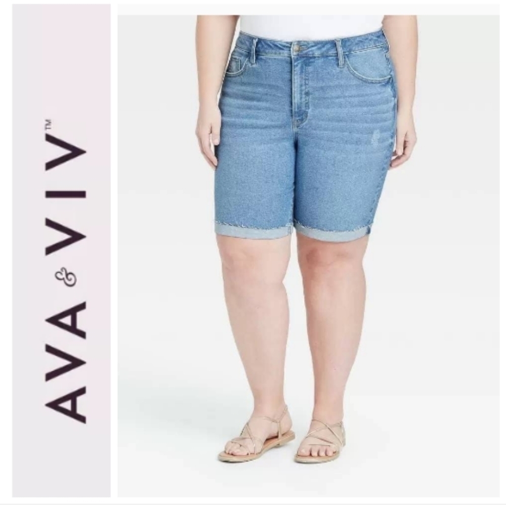 Ava & Viv Plus Size Roll Cuff Bermuda Jean Shorts Medium Wash. Size 28W